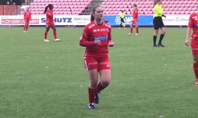 Victoria Lorentzen er bare 16 år, men har tatt nivået i 2. divisjon godt. Spilleren stortrives i KIL og lørdag fikk hun sin første scoring.