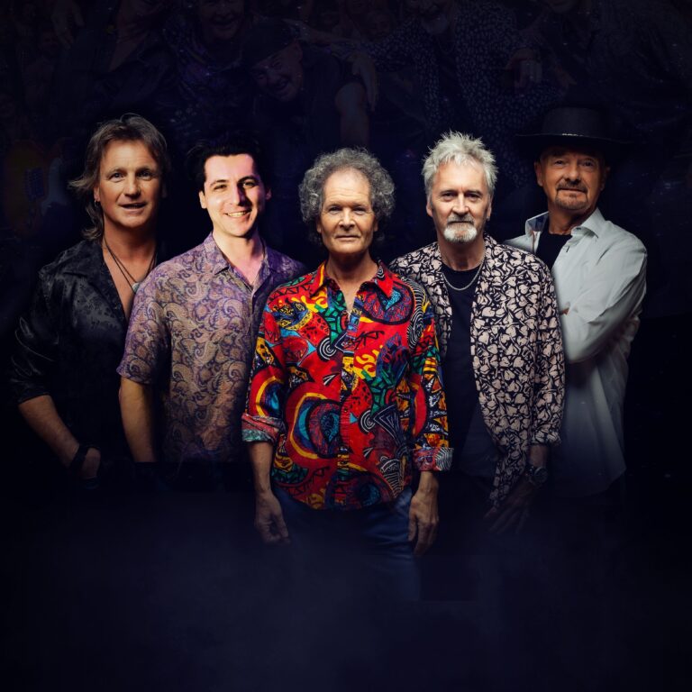 Smokie deler scenen med Bonnie Tyler i april neste år.