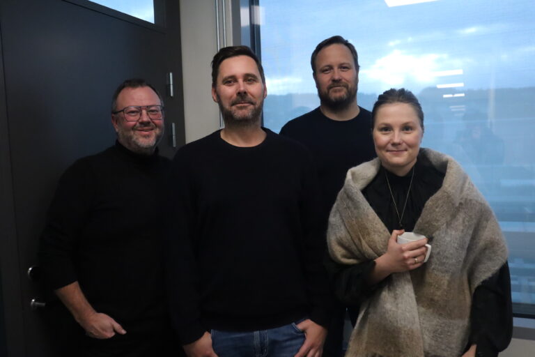 Attme kommunikasjonsbyrå oppløses fra 1. desember. F.v. Ronald Jørgensen, Espen Knudsen, Kjetil Blakå og Mari Finsen.