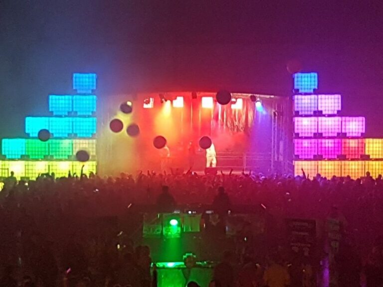 Det var stinn brakke når forrige We love the 90's ble arrangert på Kongsvinger i 2016.