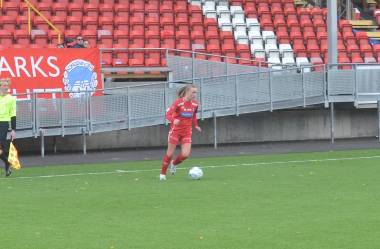 Julie Randen Ekre og resten av KIL Fotball Kvinner hadde i følge trener Rune Skasberg for stor respekt for seriemester ODD