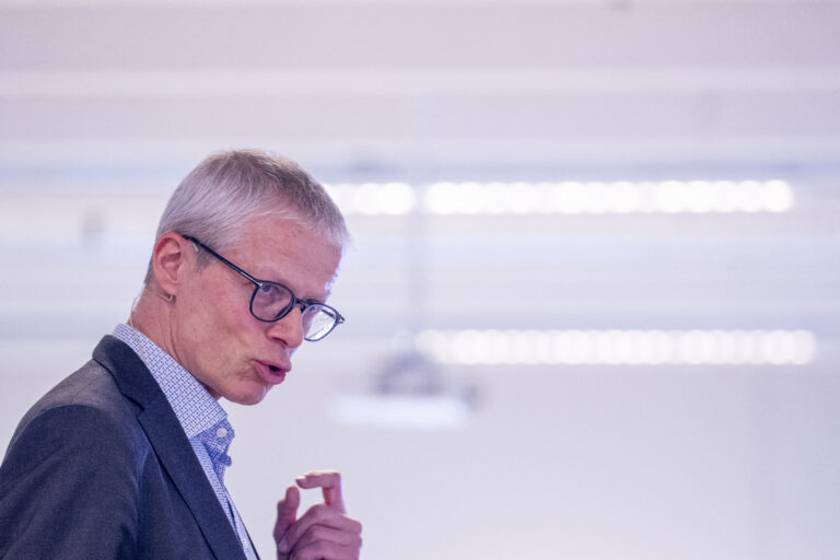 NAV-direktør Hans-Christian Holte ser at det over tid har vært en vekst i antall unge uføretrygdede.