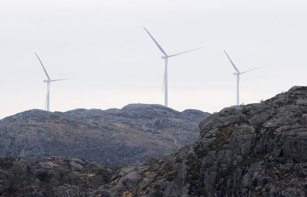 Særdeles lav vindkraftproduksjon i de nordlige prisområdene i Norden bidro til at alle de norske prisområdene hadde lik kraftpris mandag i forrige uke.