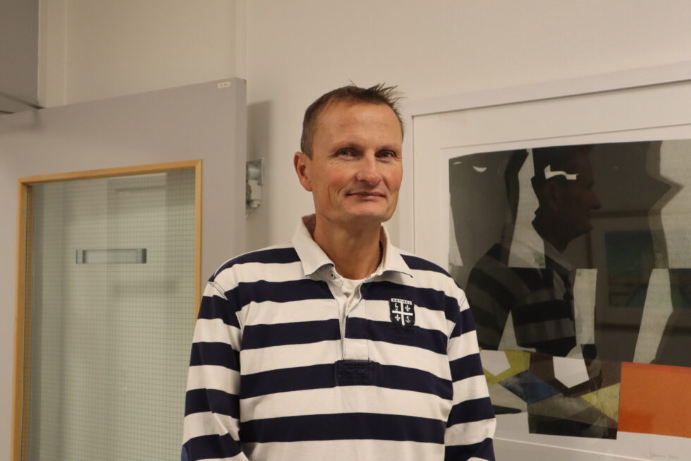 Rektor på Øvrebyen videregående skole, Øivind Smerkerud er fornøyd med å se at flere gjennomfører videregående opplæring.