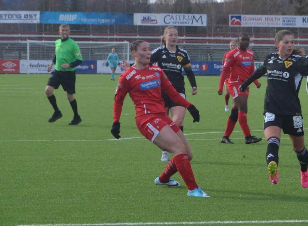 Naomi Griffin ble årets siste målscorer for KIL Fotball Kvinner da hun utliknet til 1-1 med sesongens 17. scoring.