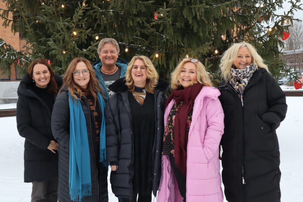F.v. Marthe Ødegaard (ØVE), Birgitta Lindén (Kongsvinger Optiske), Uno Arnesen (Byen Vår), Pia Lena Bakli (Casa Blanca), Aud Tamburstuen Adsen (Guri Malla) og Anneli Waaler (Guri Malla).