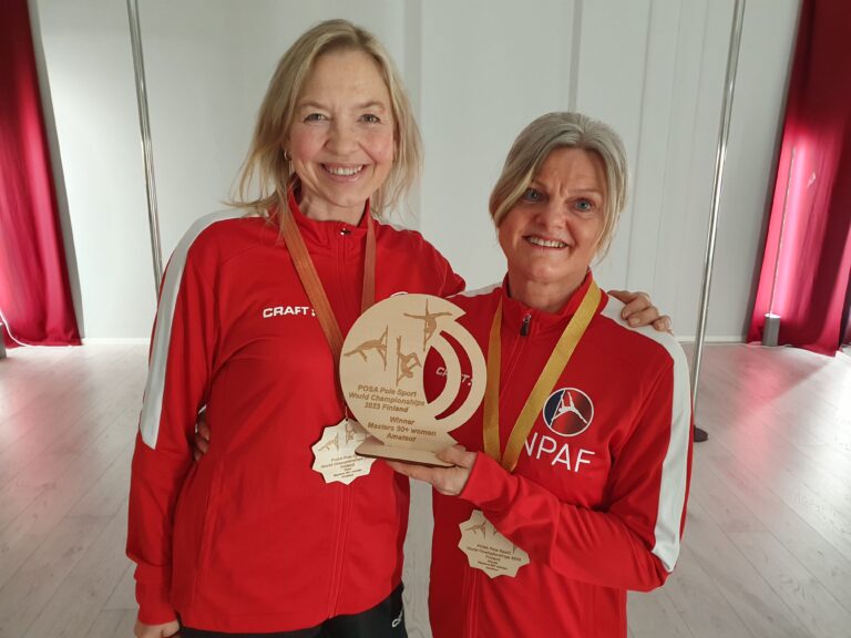 Külliki Haave (t.v.) og Anne Harbosen ble begge medaljevinnere når POSA Pole Sport World Championship gikk av stabelen i Finland den siste helgen i november.