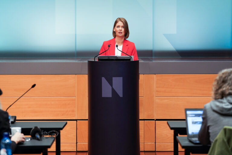 Norges Bank setter styringsrenta ytterligere opp. Det informerte sentralbanksjef Ida Wolden Bache om på torsdag.