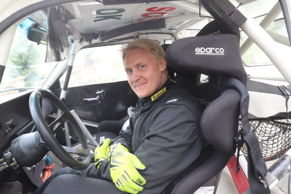 Christian Sagli med kartleser Raymond Braathen vant sin klasse i lørdagens Sigdalsrally.