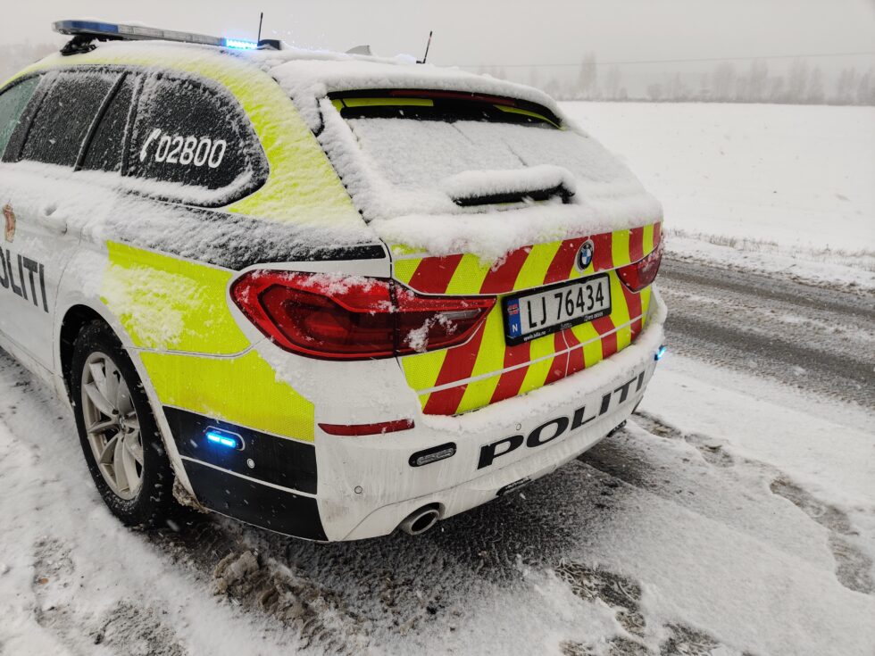 Politiet melder om et sammenstøt mellom to biler på Fylkesveg 210.