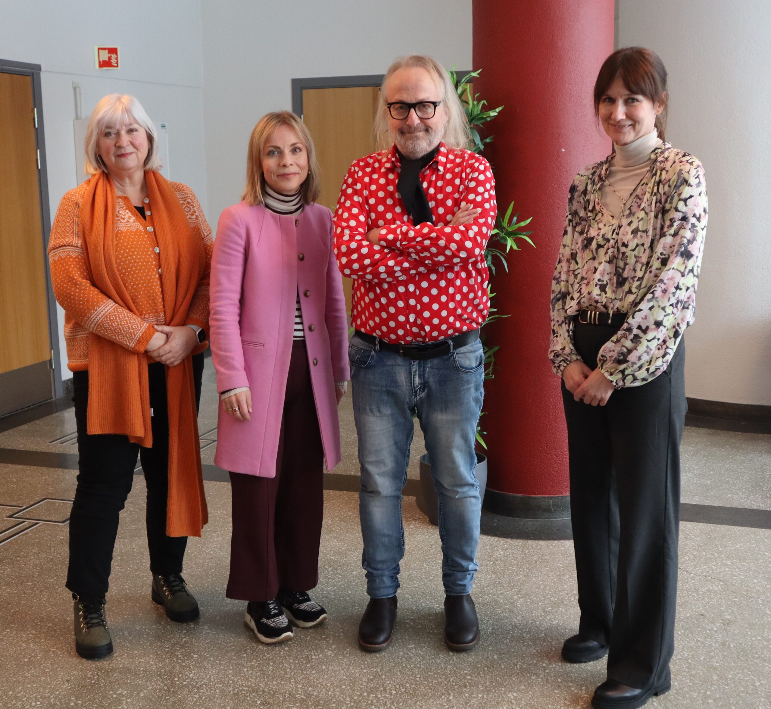 Ingun Aastebøl (t.v.), Solbjørg Tveiten, Levi Henriksen og Stine Raaden.