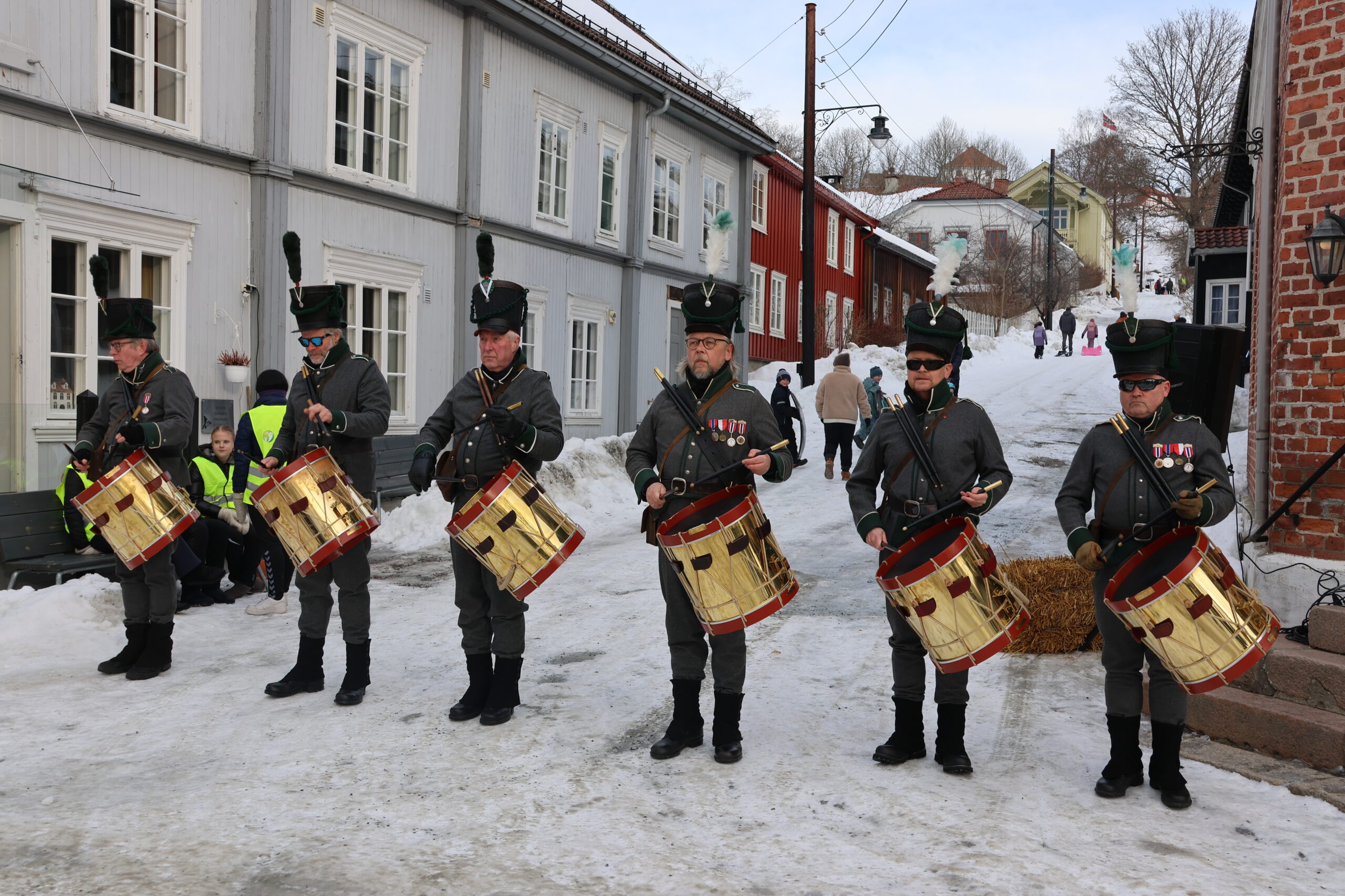 Kongsvinger Fæstnings Tambour Corps var på plass ved åpningen av den 29. Vinterfestivalen i Øvrebyen.