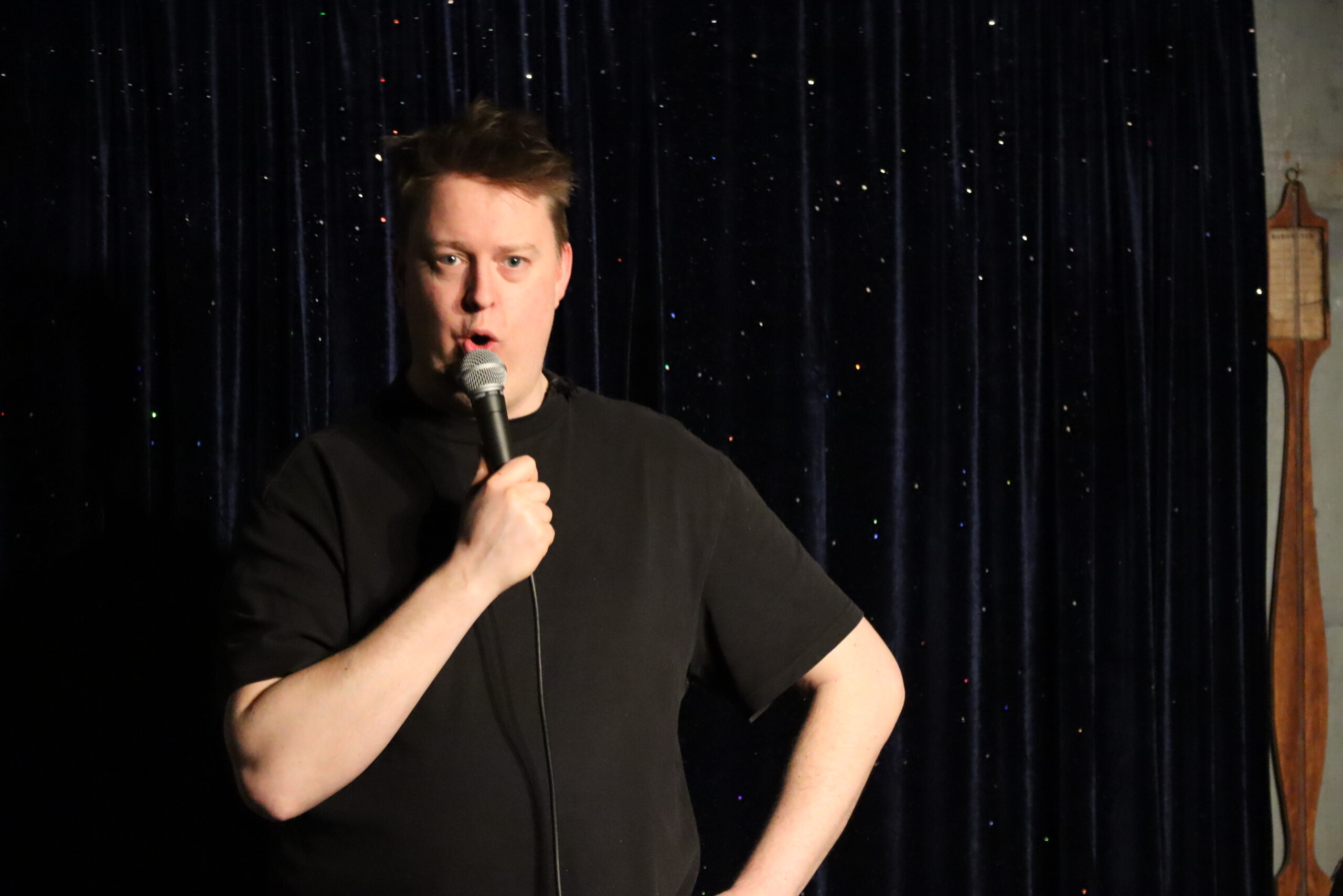 Henrik Fladseth varierte mye i showet sitt, og publikum likte det de fikk høre. Med to utsolgte show, er det ikke umulig vi får se han igjen på Kongsvinger.