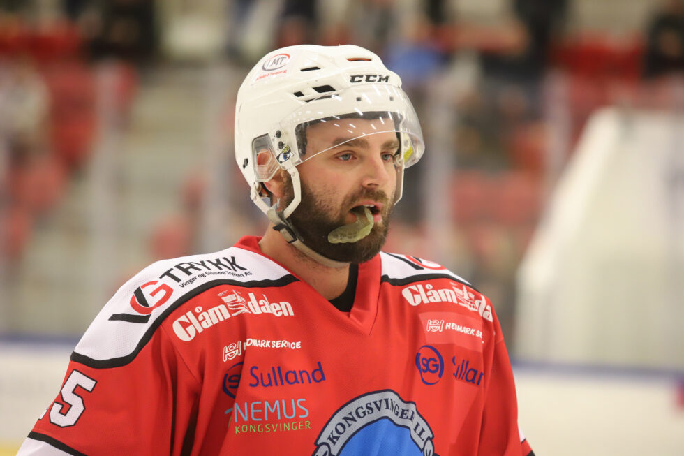 Det ble et 3-8 tap i Kongshallen mot seieleder Manglerud Star lørdag og trener Lars Erik Hesbråten var skuffet over mange feil.