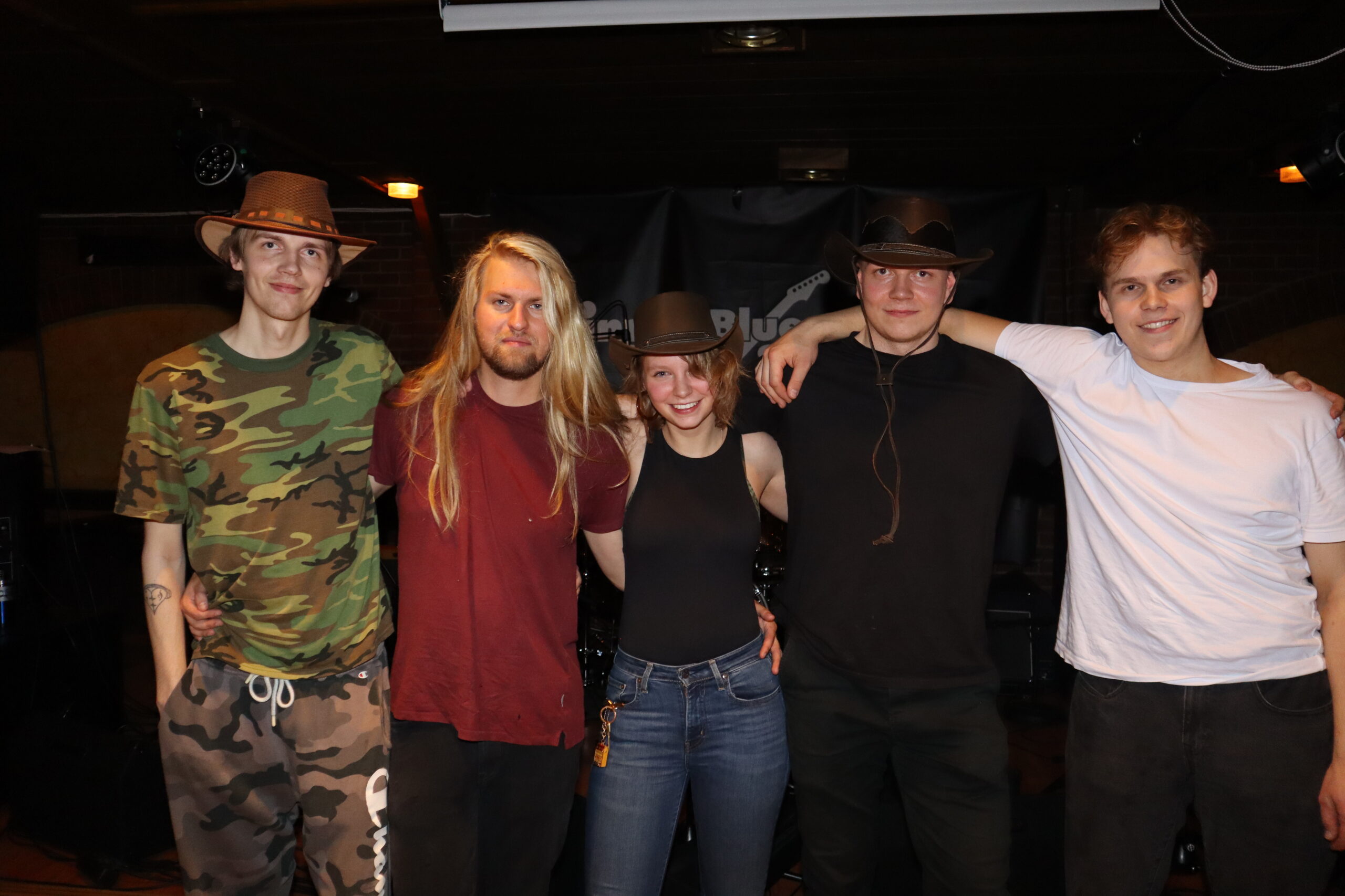 F.v. André Bekkengen, Sindra Berg, Birgitte, Tobias Strid og Per Andreas Brinck Strøm utgjør Birgitte m/band.