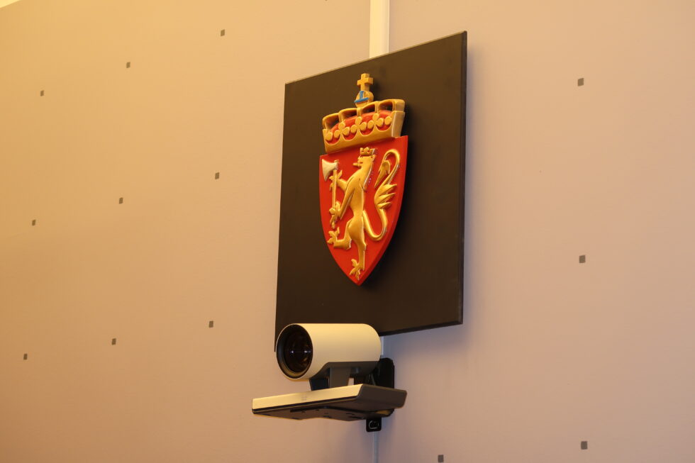 En mann må sone en lengre fengselsstraff etter at han ble funnet skyldig i mishandling i nære relasjoner. Hans tidligere kone og deres to barn er fornærmet.