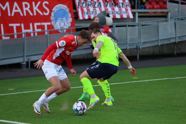 Det knotet seg lenge for Lukas Ravn-Haren og KIL, men med en sen snuoperasjon så kunne de innkassere tre poeng.
