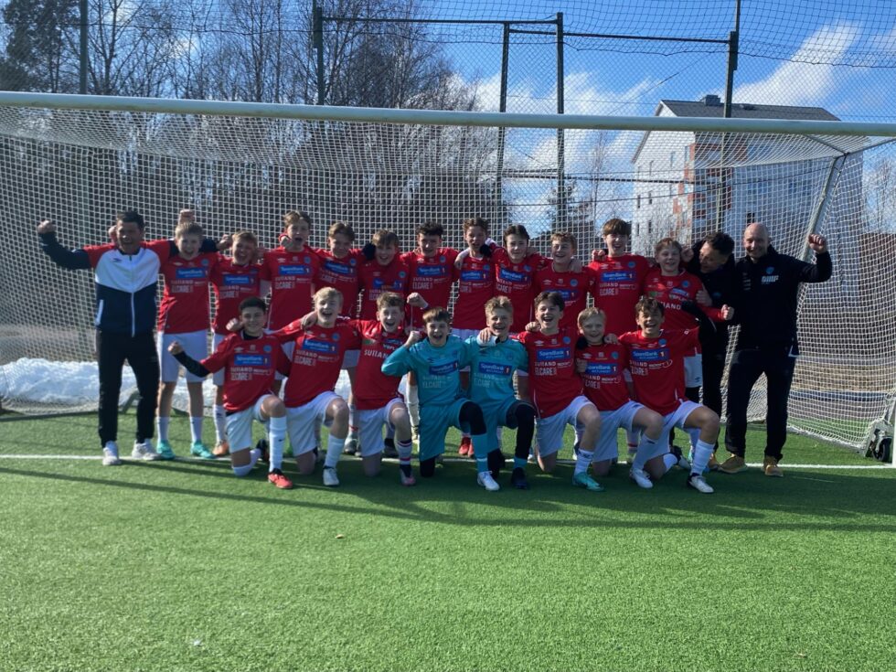Kongsvingers sonelag i fotballcupen bestod av 15 gutter fra Kongsvinger og fire fra Elverum. I helgen kunne de ta med seg en sterk plassering hjem etter ungdomsturneringen i Sverige.
