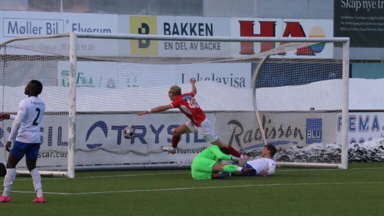 Kongsvinger-gutten Albert Sandstad satt to skåringer for KIL i sin deby for A-laget.