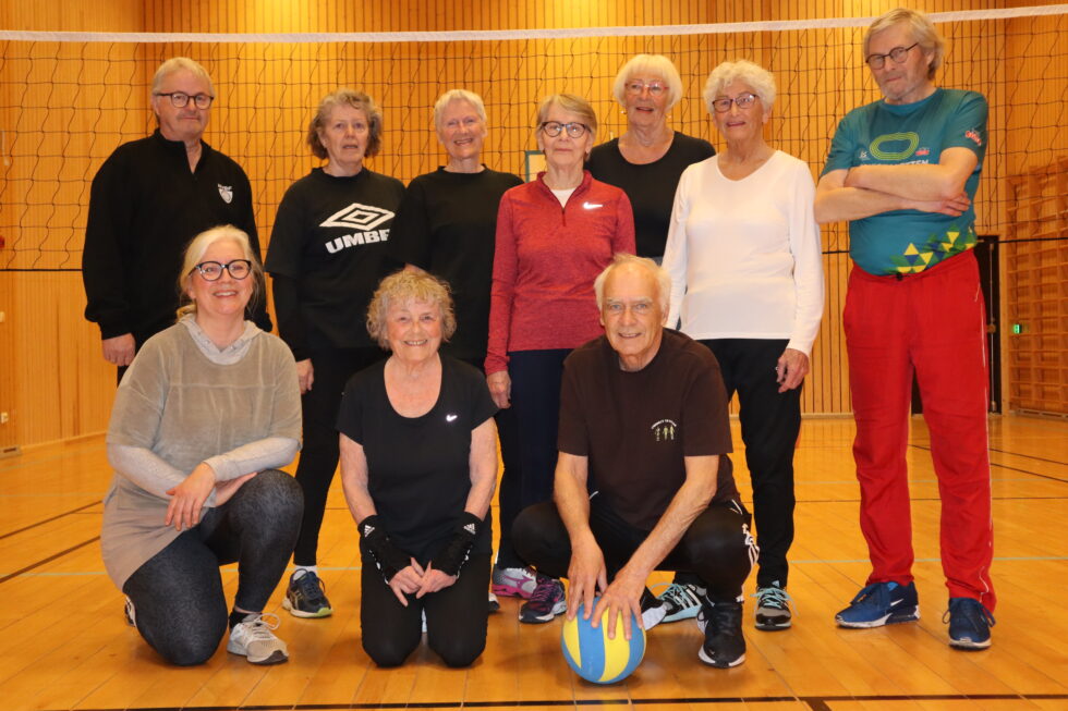 T.v. bak: Per Ingebrigtsen, Kristin Haugen, Kari Os Holen, Britt Nordseth, Jorunn Pedersen, Liv-Berit Roland og Fred Nordal. T.v. foran: Kristin F. Lillevold, Kari Mogstad og Svein Moen.