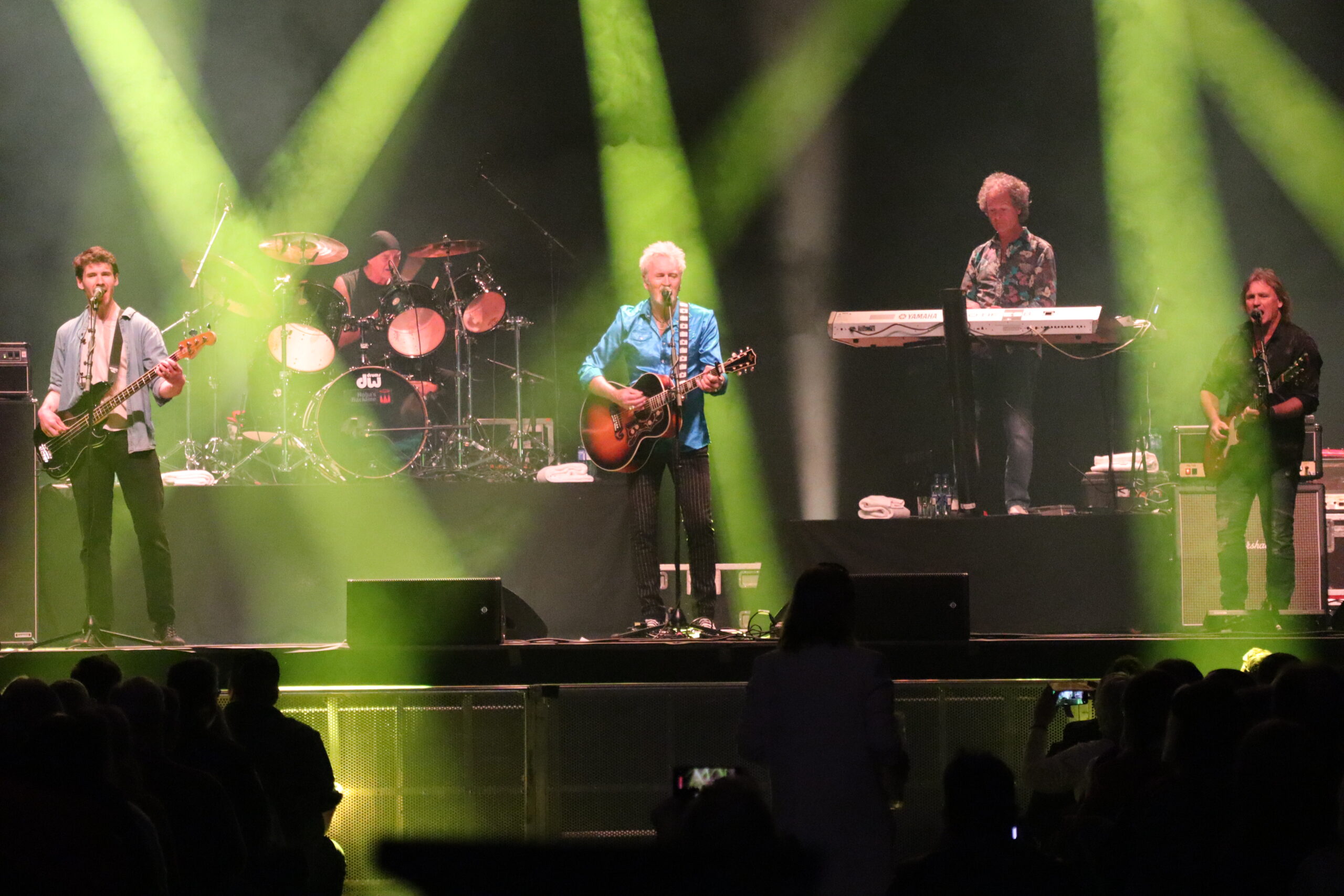 Mange i publikum hadde ventet lenge i spenning på at Smokie skulle komme på scenen i Kongsvingerhallen fredag kveld.