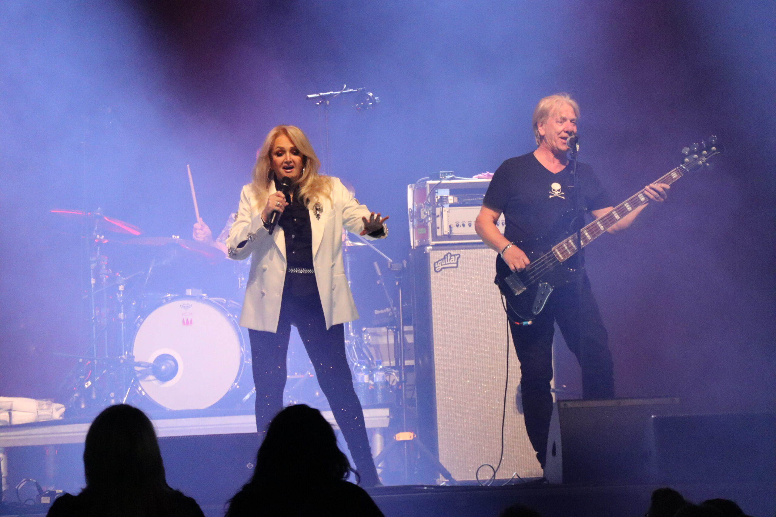 Bonnie Tyler.