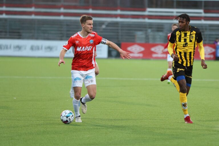 Harald Holter fikk rødt kort da KIL tapte 5-0 mot Stabæk.