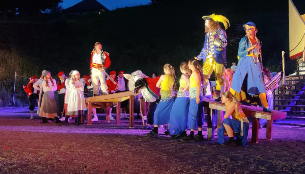 Fra fjorårets premiere av Oberst Krebs og jakten på festningssverdet.
