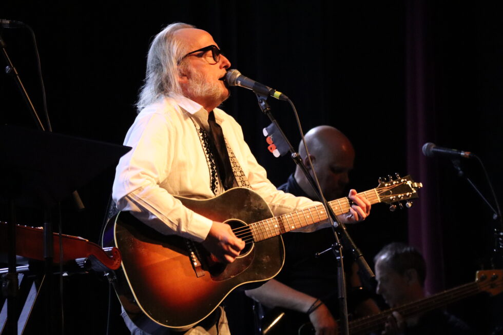 Levi Henriksen jubilerte på scenen på sin egen 60-årsdag.