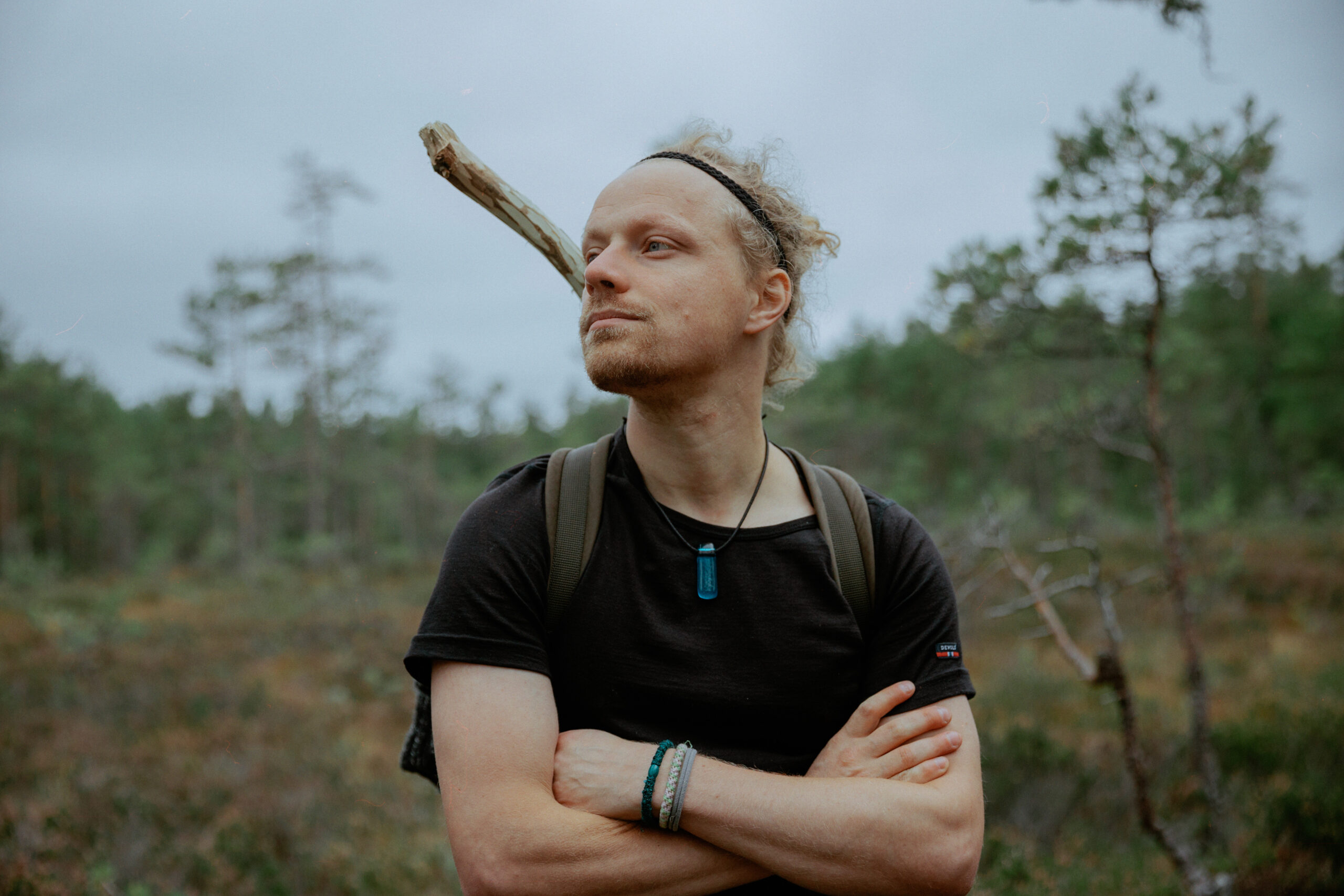 Moddi spiller på Kafé Bohem under De små Scener festivalen.