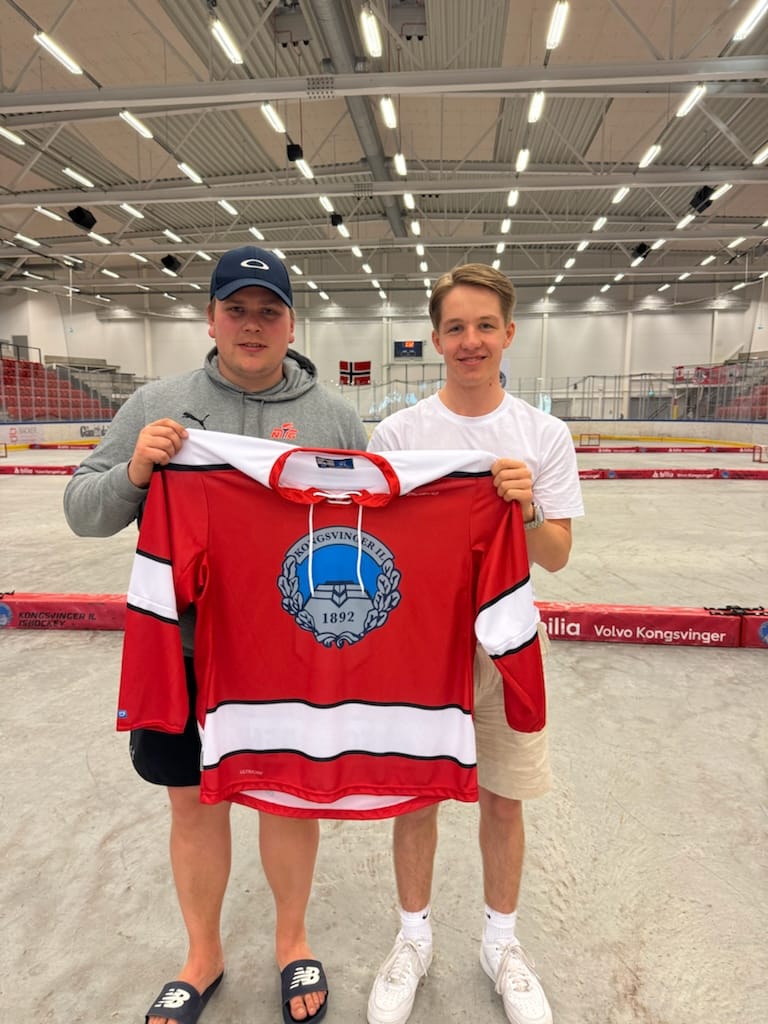 Simon Stolt Wang (f.v.), sportssjef i KIL Ishockey fortsetter å fylle opp A-lags stallen med spillere. Siste inn i teamet er Kongsvinger-gutten Thorvald Presterud.