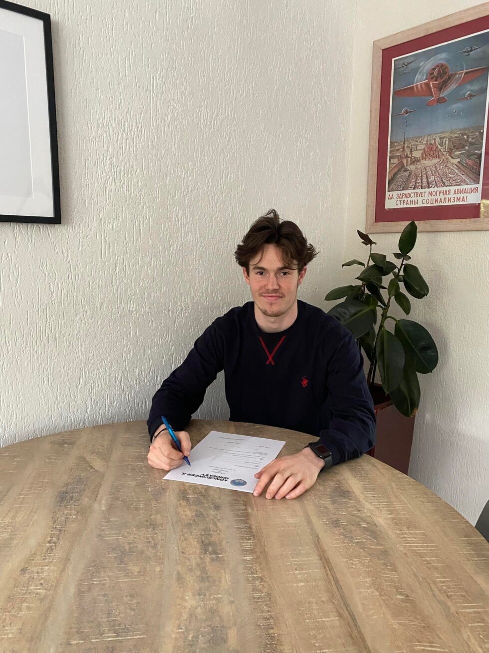 Nederlenderen Timoer Roodenburg har signert kontrakt for KIL Ishockey for kommende sesong.