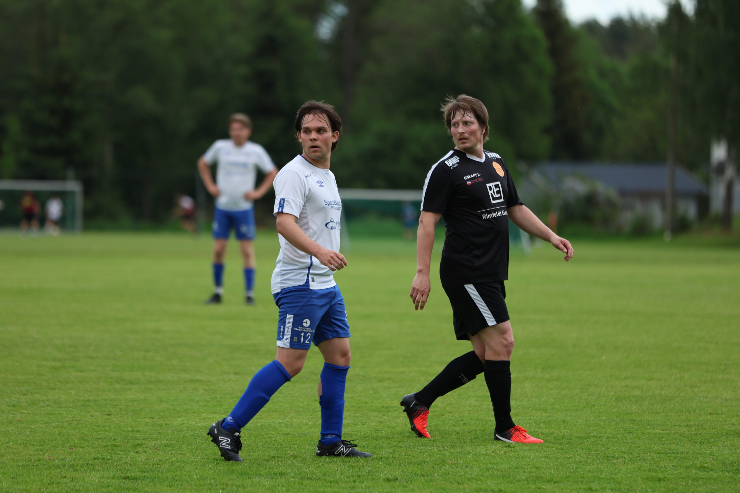 Eidskogs spillende trener Carl Haakon Hellberg Johansen hadde en del mindre tropp enn Vinger FK til dispensasjon.
