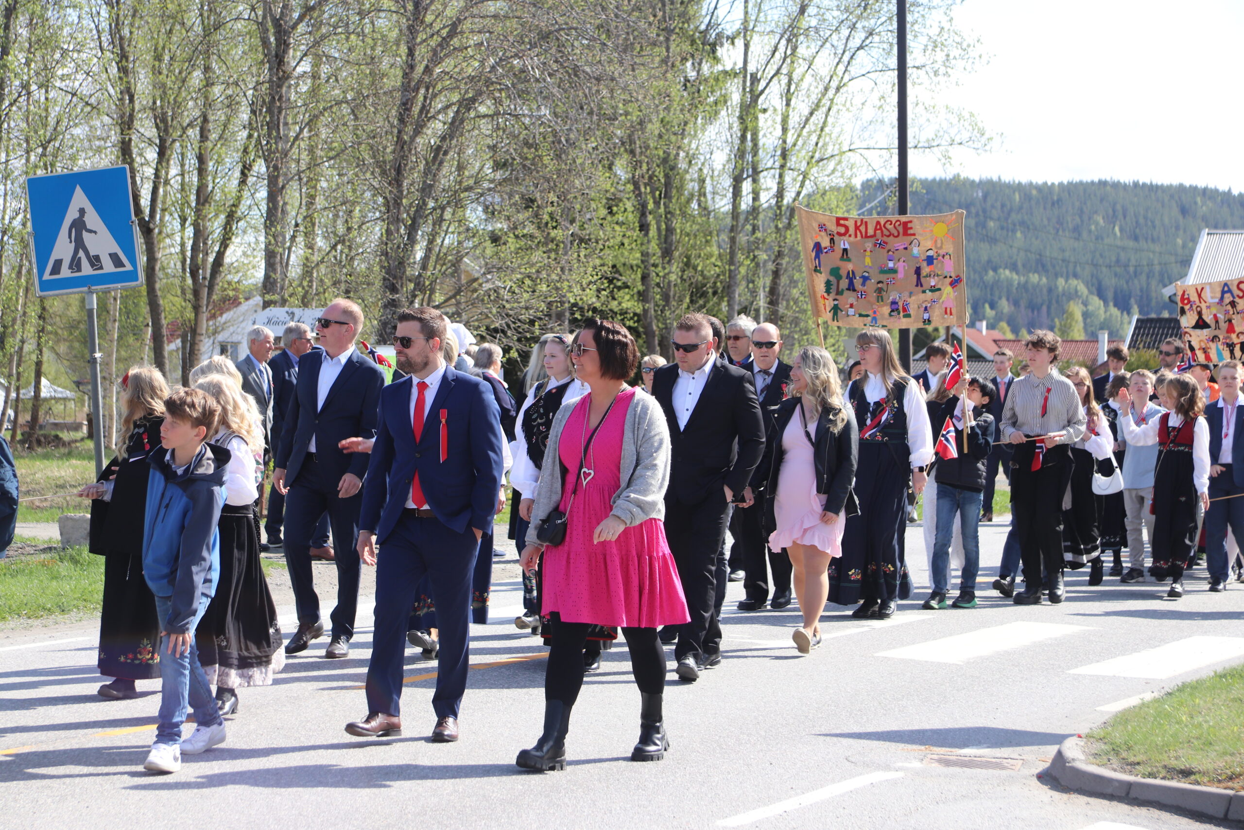P&aring; Roverud starter og slutter 17. mai toget p&aring; Roverud skole.