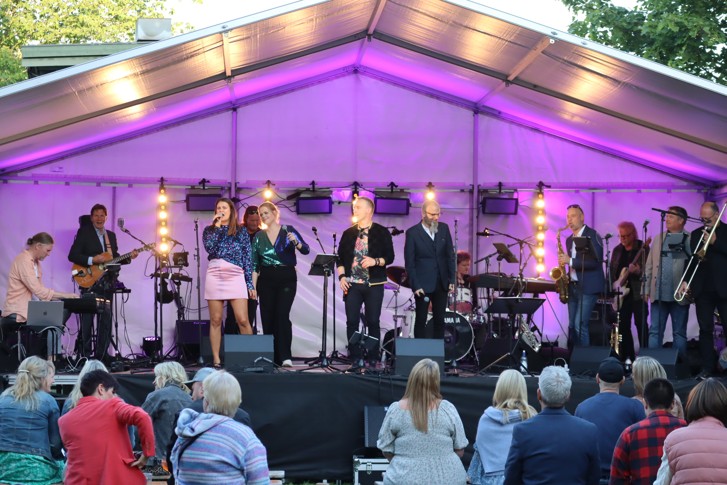 Hitparaden har v&aelig;rt et feelgood show de to f&oslash;rste &aring;rene.