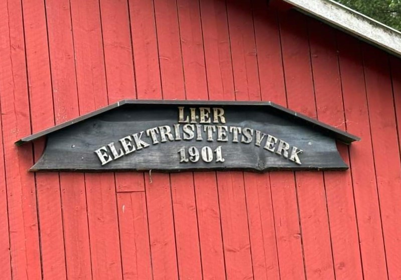 Produksjonen p&aring; Lier elektrisitetsverk var p&aring; det meste 750 000 KWh og produksjonen var i gang til tidlig 1970-tallet.