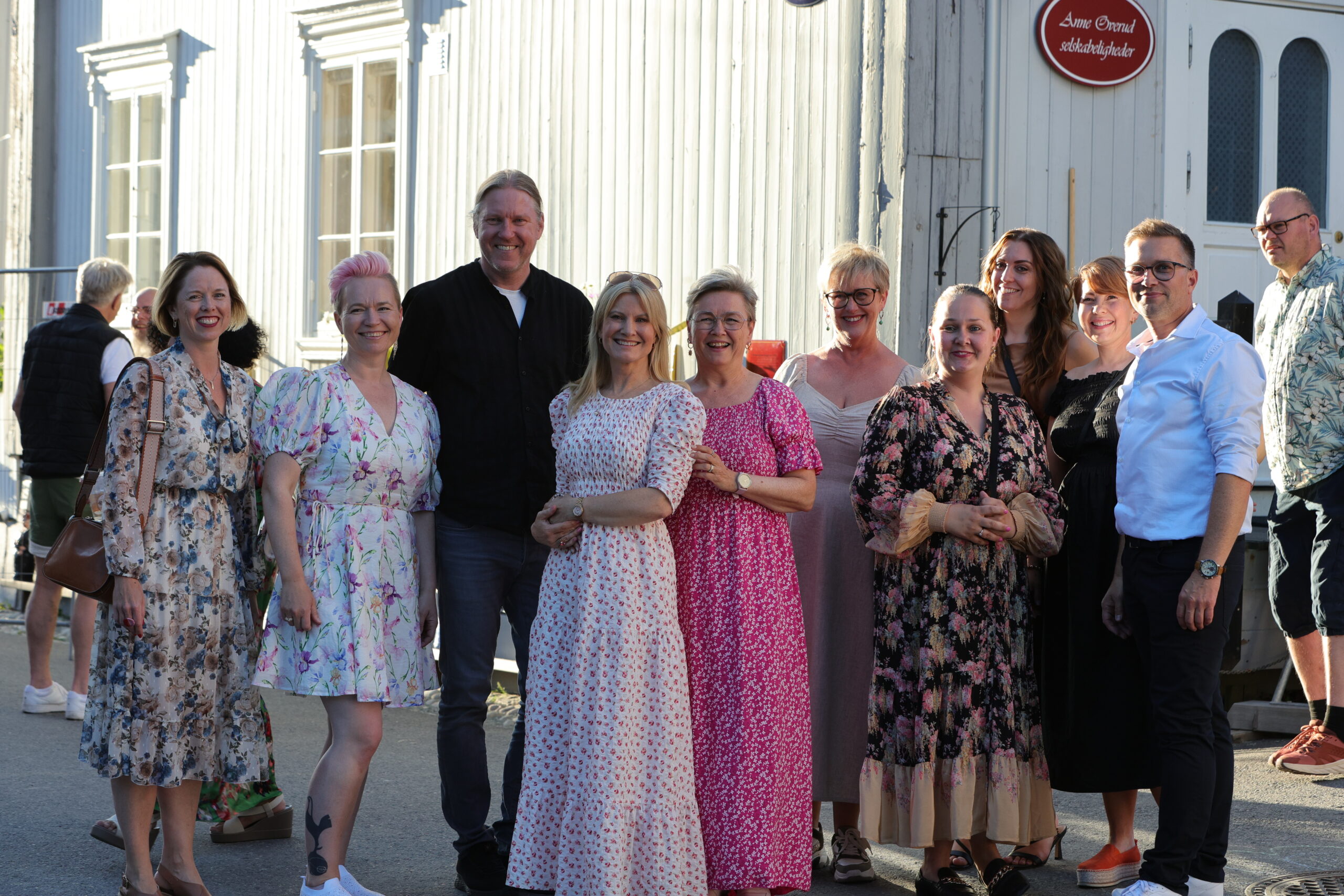 Odal Sparebank hadde firmafest med tur til Hitparaden.