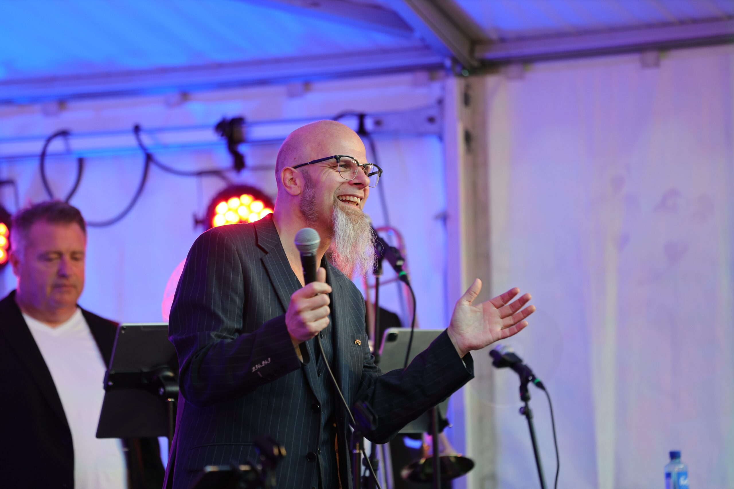 – Adrenalinet står fortsatt opp etter øra. Dette var drit moro, og det å få den responsen fra publikum også da. Utrolig artig å være med på, sa Kjetil Foseid like etter den tre timer lange konserten.