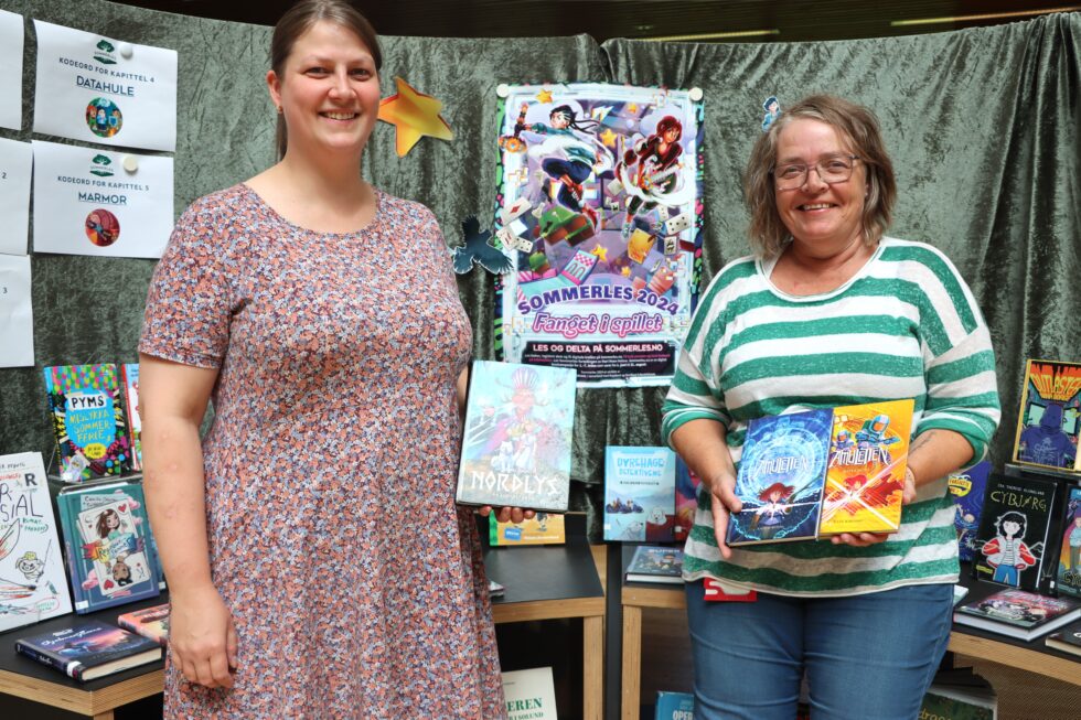 Det er bare å spørre Marianne Skog Eltvik (f.v.) og June Midtskogsæter på Kongsvinger bibliotek om hjelp til å bli med på Sommerles.
