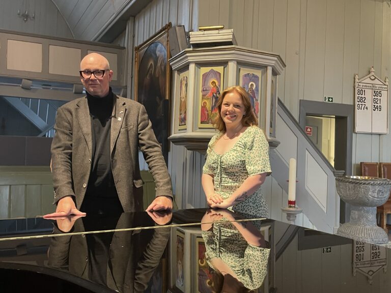 Tor Einar Dr. Bekken og Thea Paulsrud er godt fornøyde med konserten. --Flott publikum, var rosen de ga til de fremmøtte.
