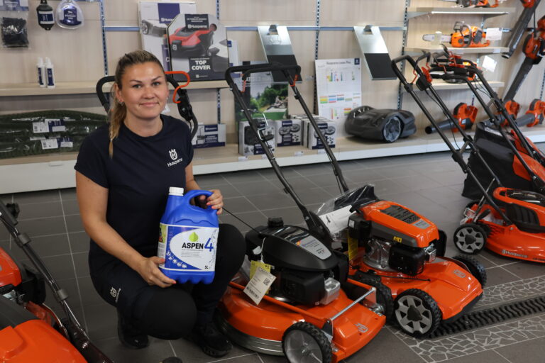 Ulrikke Bråthen, daglig leder hos Hage & Motor, forteller at feil bensin på tanken fort kan skape problemer.