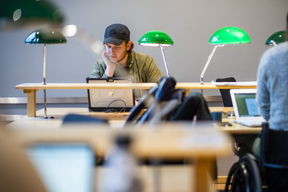 Aldri før har det vært flere studieplasser tilgjengelig enn nå, viser tall fra Samordna opptak.