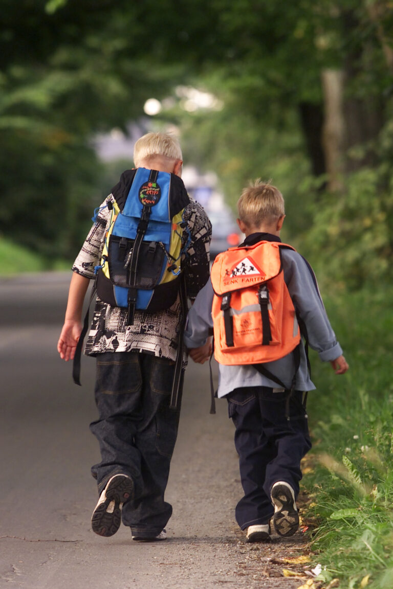Se opp for skolebarn langs skoleveiene allerede nå oppfordrer Trygg Trafikk.