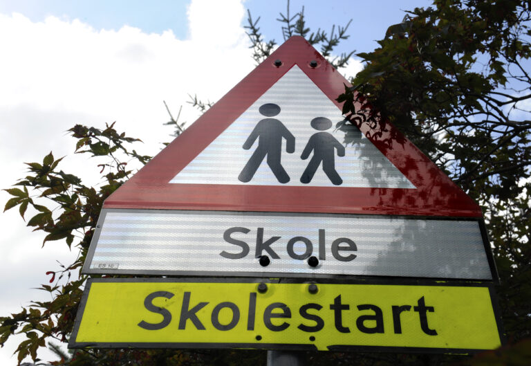 Innlandet fylkes trafikksikkerhetsutvalg oppfordrer foreldre til å øve på skolevegen sammen med barna.