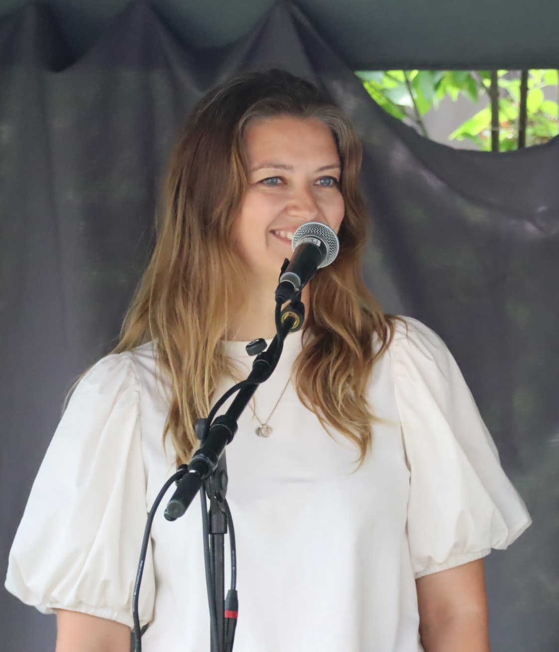 Daglig leder for Eventyrfestningen Kathrine Kolgrov har mange jern i ilden under sommerforestillingene.
