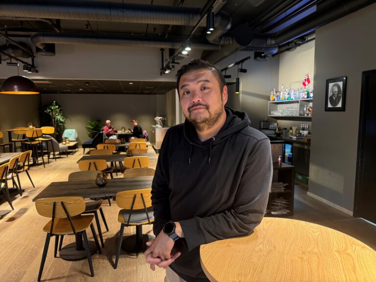 Kjøkkensjef Frederick Chi ønsker nye og gamle gjester velkommen.