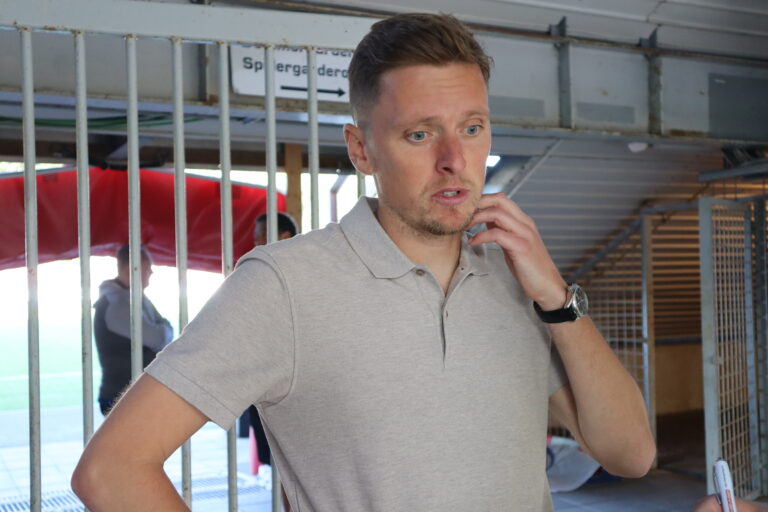 KIL-trener Johan Wennberg var skuffet etter kampen. — Foto: Marie Mørch