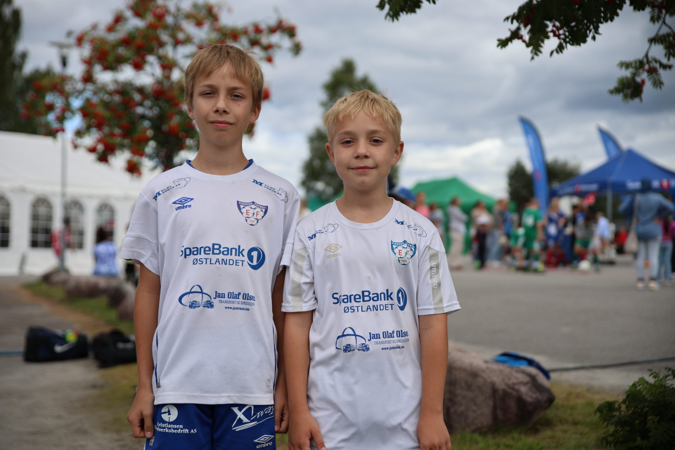 Viljar og Gard Wanggaard syns det alltid er stas med cup p&aring; hjemmebane.