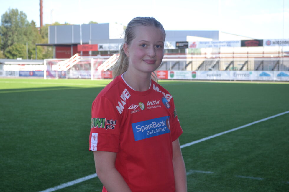 Nylig ble Maria Holtet tatt ut på landslaget. Lørdag scoret hun også ditt første mål for KIL Kvinner