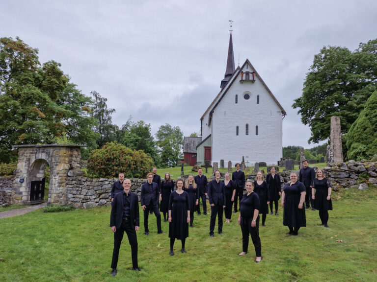 Koret Via Vitae besøker Kongsvinger og Vinger kirke lørdag.